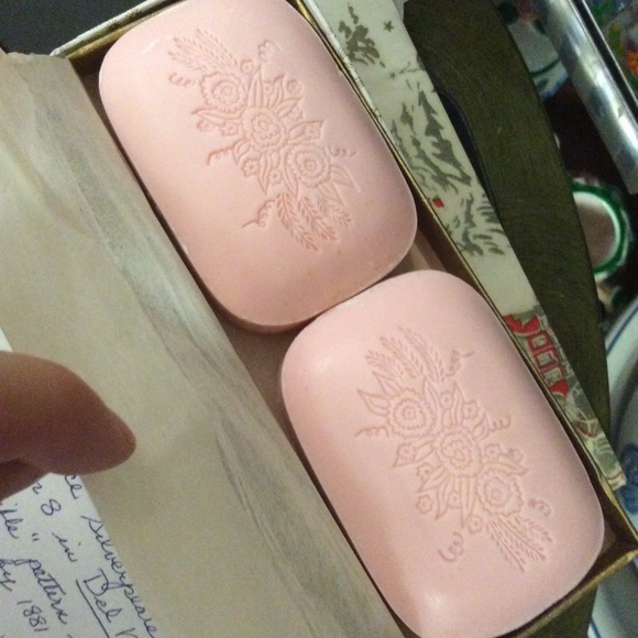 5lb Surprise Vintage GLAMOUR Box - Bday?! - Picture 8 of 15